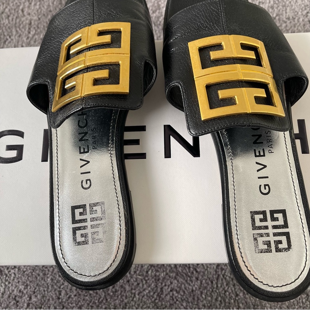 Givenchy 4G Logo Mules, Slides, Sandals in Black Leather & Gold – EU 38 / US 8 - Picture 4 of 8